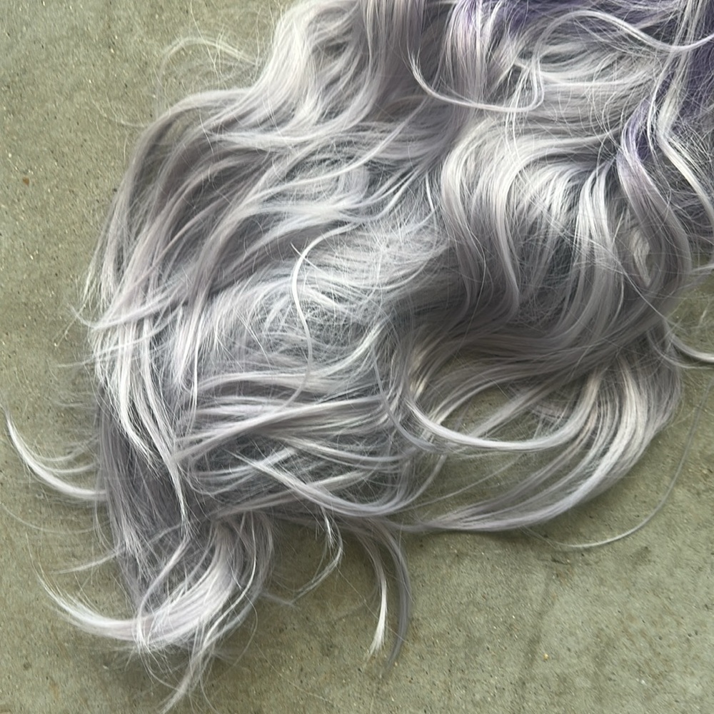 NEW!! Long Wavy Middle Part Ombre Purple Gray Wig 26 Inch long. - Picture 7 of 7